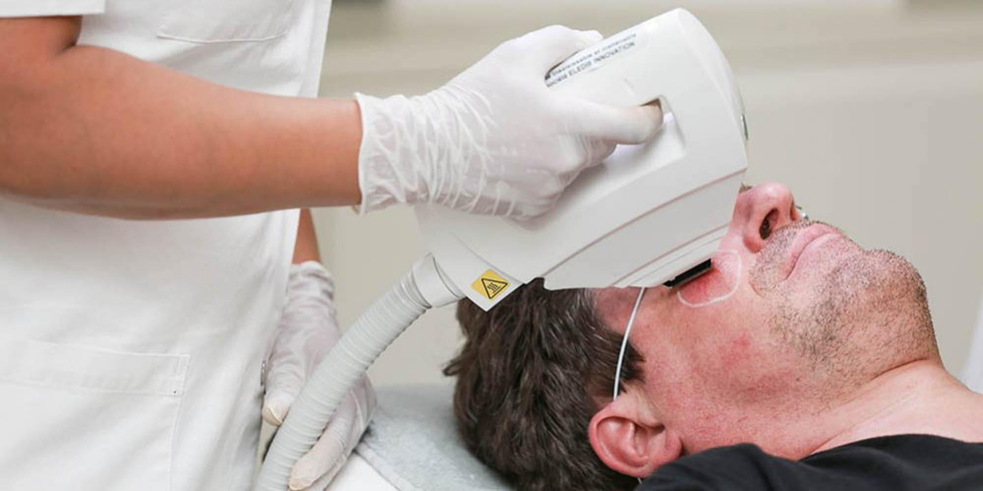 Huidbehandeling bij SKINSIS Clinic