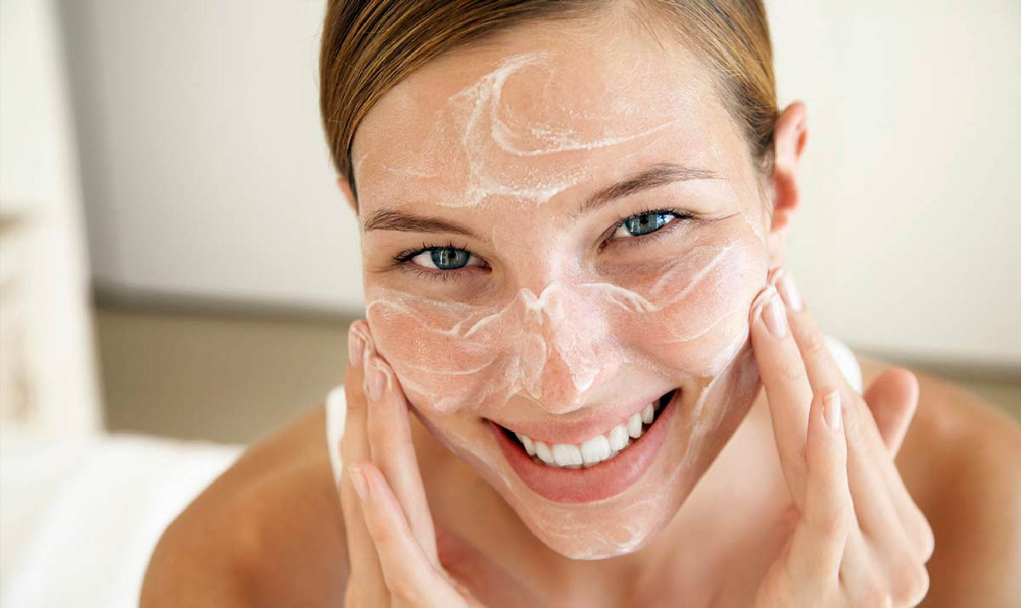 Huidbehandeling bij SKINSIS Clinic